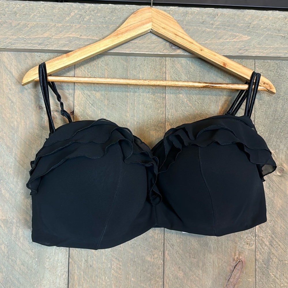 Cacique black bandeau bra with ruffles Size 44DDD / 44F New with tag